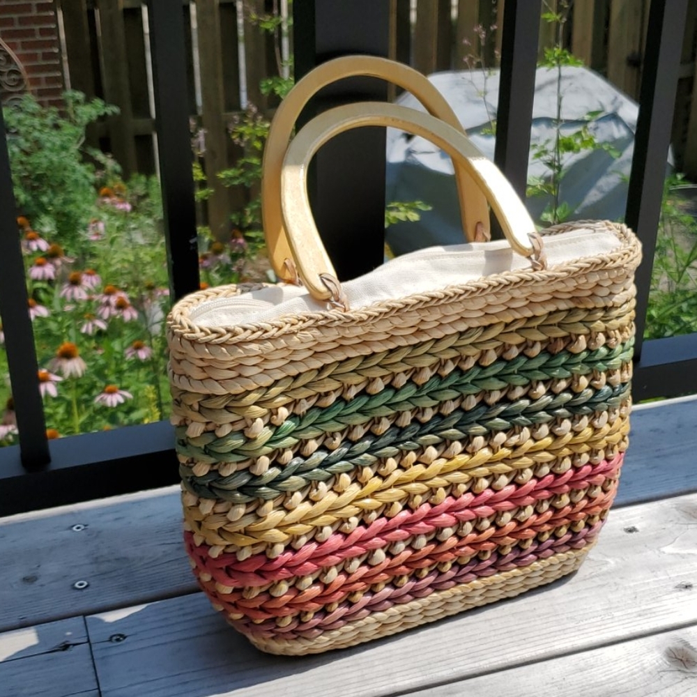 Vintage rainbow straw bag